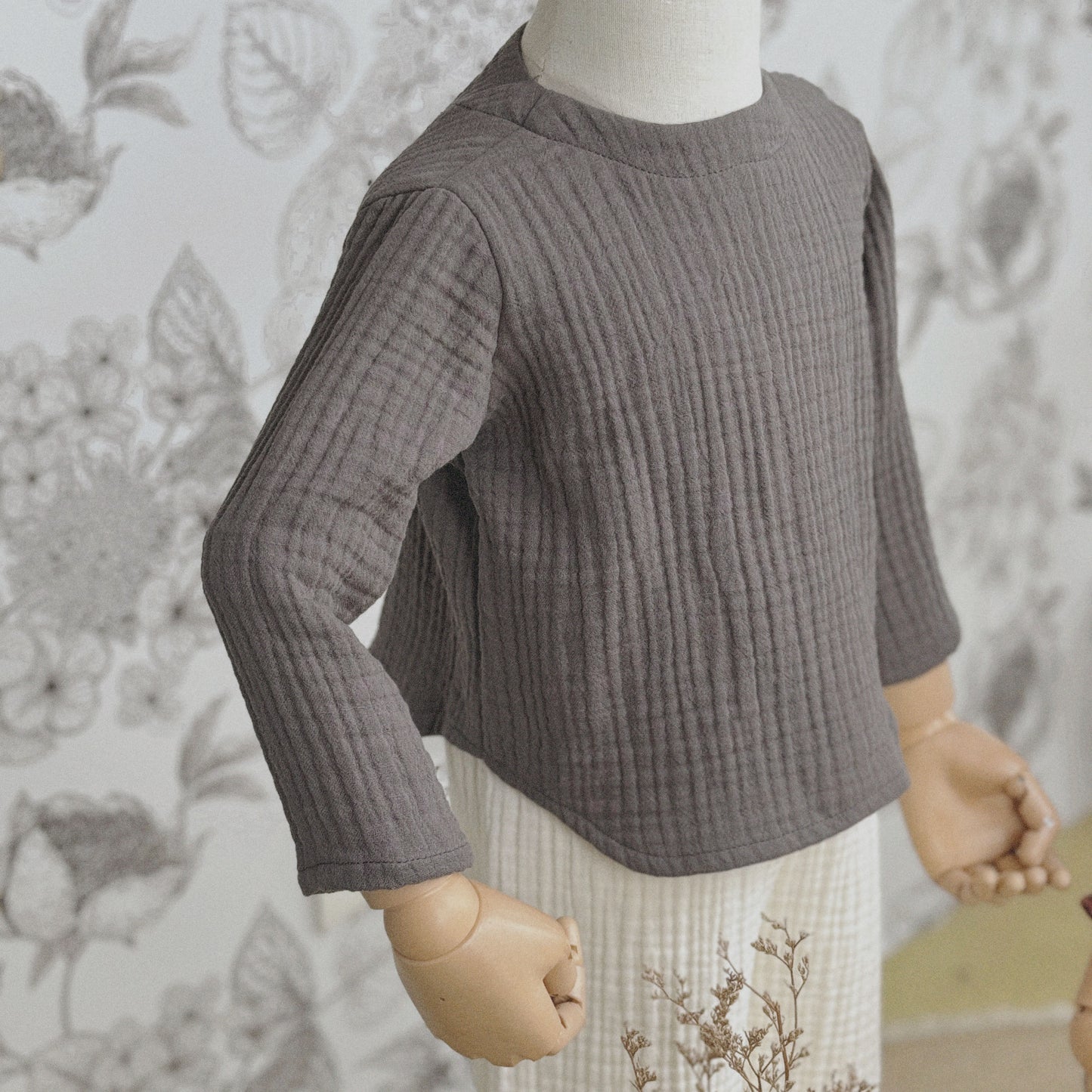 9M-6Y Unisex Curved-Hem Long-Sleeve Top | Cotton Gauze | 10+ Colors
