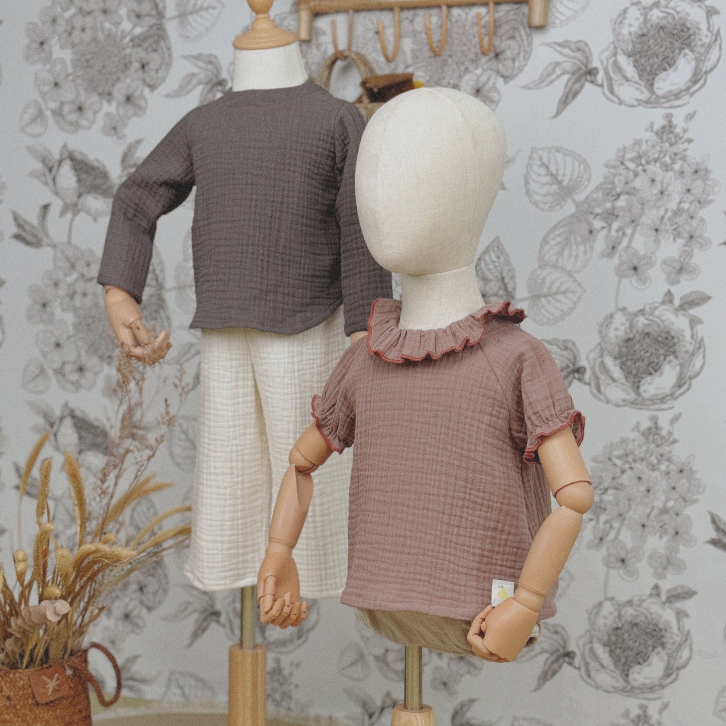 9M–6Y Ruffle Collar Gauze Top | Short & Long Sleeve Options | Customizable Hem Color