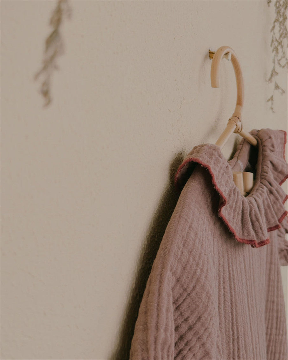 9M–6Y Coral-Trimmed Ruffled Collar Baby Top | Sweet and Practical for Every Day