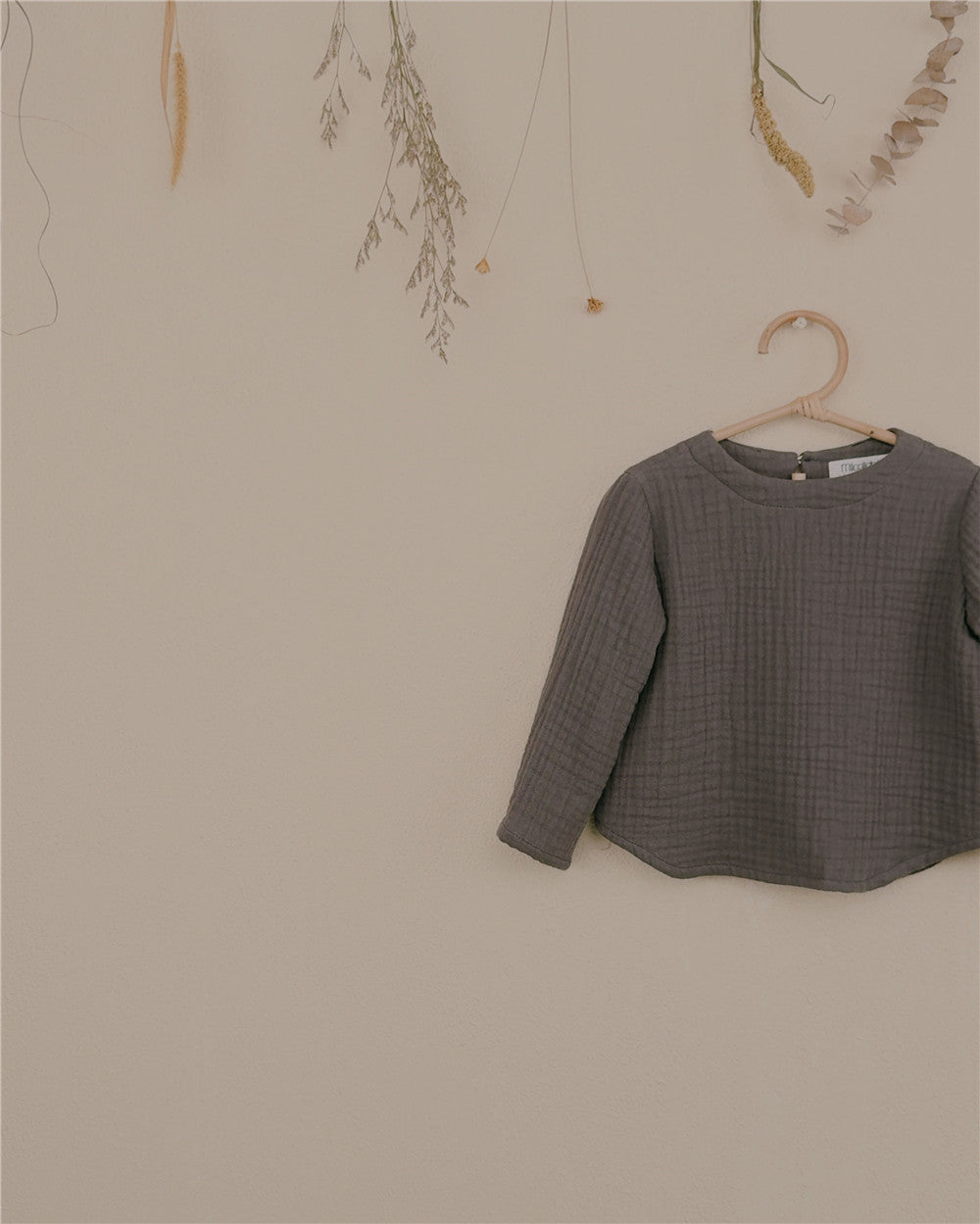 9M-6Y Minimalist Cotton Gauze Baby Top | Unique Curved Hem and Eco-Friendly Coconut Buttons