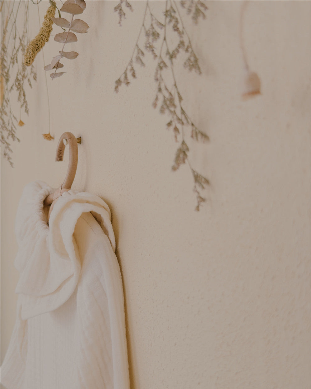 9M-6Y Minimalist Cotton Gauze Baby Top | Unique Curved Hem and Eco-Friendly Coconut Buttons