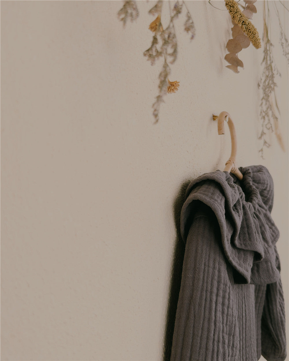 9M-6Y Minimalist Cotton Gauze Baby Top | Unique Curved Hem and Eco-Friendly Coconut Buttons