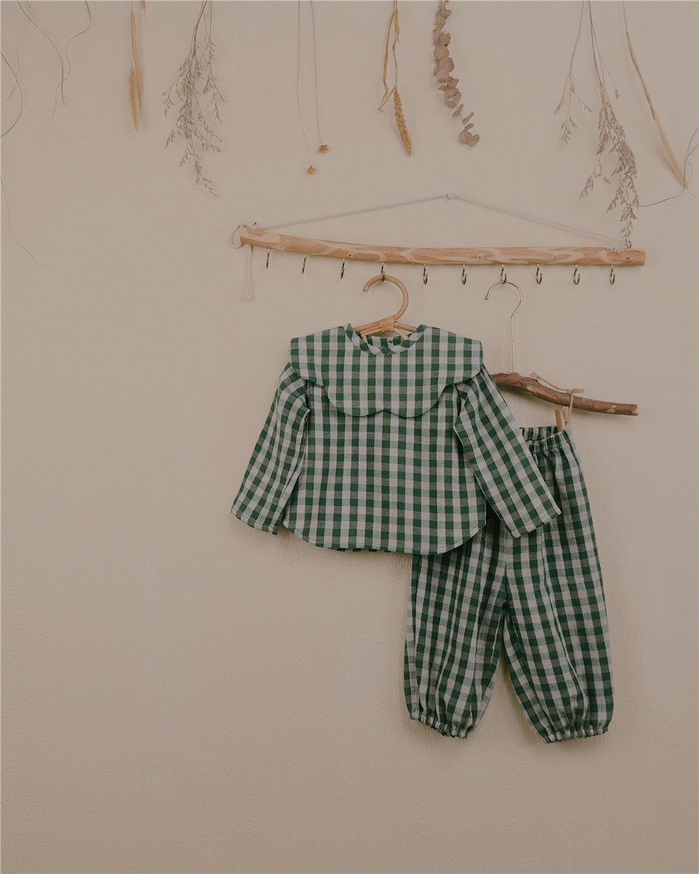 3M-4Y Christmas Collection Gingham Scalloped Collar Bib | Cotton Gauze Baby Accessory